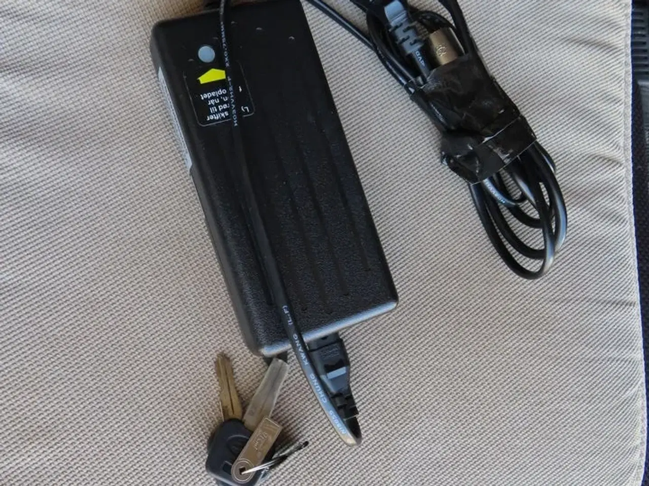Billede 2 - El-kørestol inkl. Oplader ZINGER, fejlfri