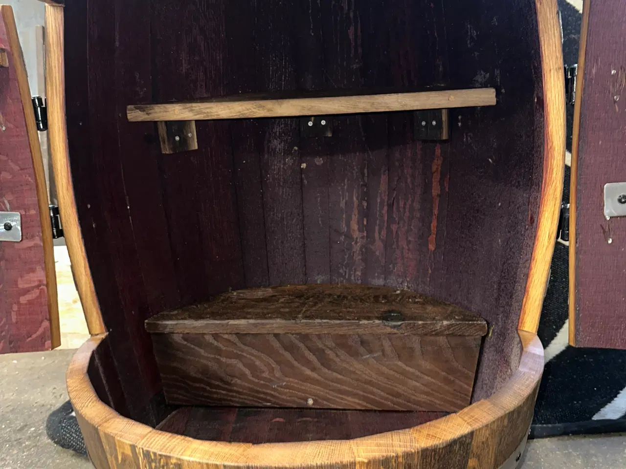 Billede 9 - Barskab, lavet af vintønde