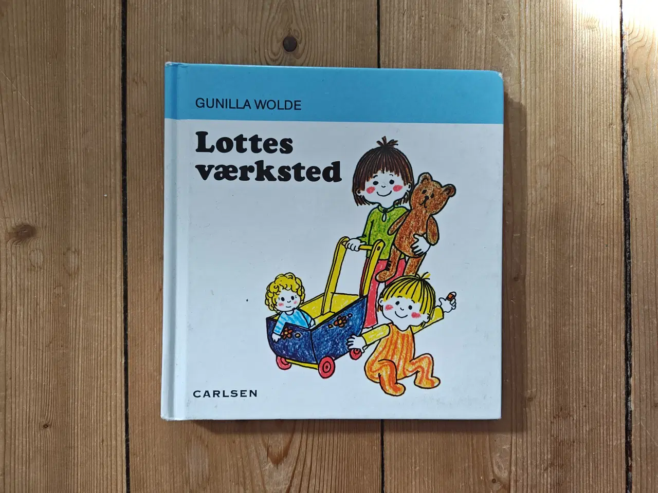 Billede 1 - Nr.8 Lottes værksted Bog af Gunilla Wolde