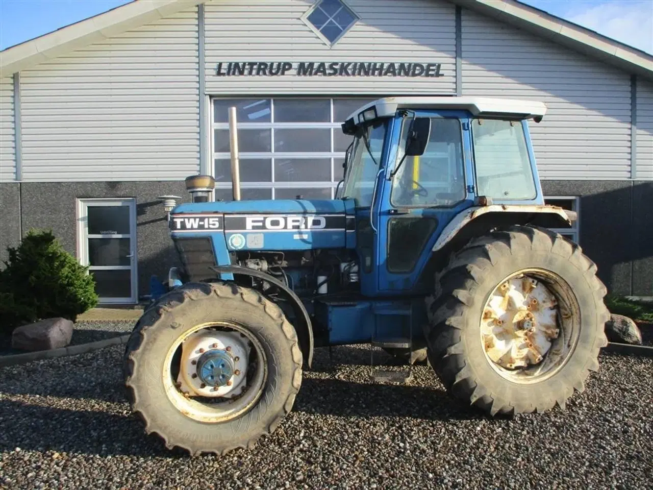 Billede 19 - Ford TW15 Forse II med HEVA opklappelig frontlift på.