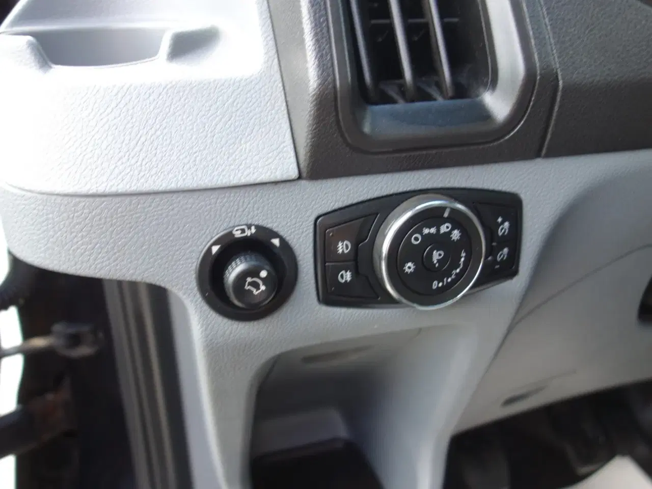 Billede 6 - Ford Transit 350 L2 Van 2,2 TDCi 125 Trend H2 RWD
