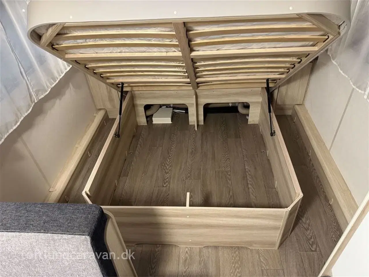 Billede 15 - 2026 - Hobby De Luxe 460 SFf   NY 2026 DK-LINE. m/QUEENS SENG og masser af udstyr inkl. i prisen. NU PÅ LAGER. *TILBUD*