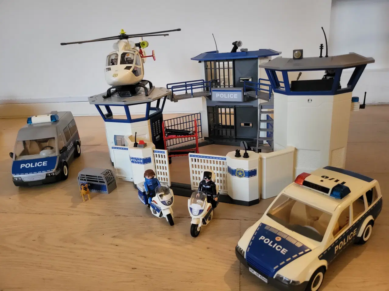 Billede 1 - Politistation playmobil 