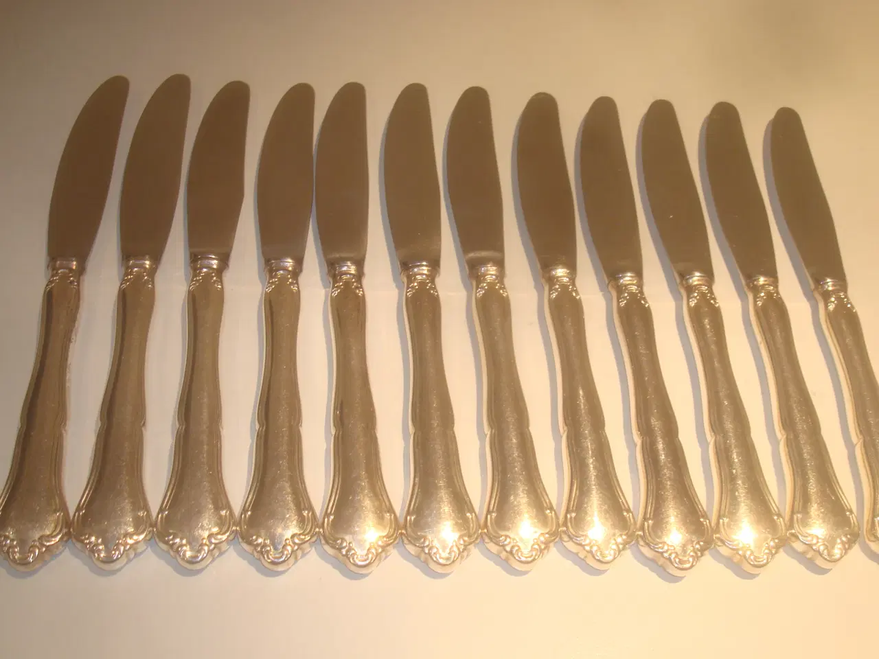 Billede 1 - ANNE MARIE SØLVPLETKNIVE, 12 stk, 22 cm, fin stand