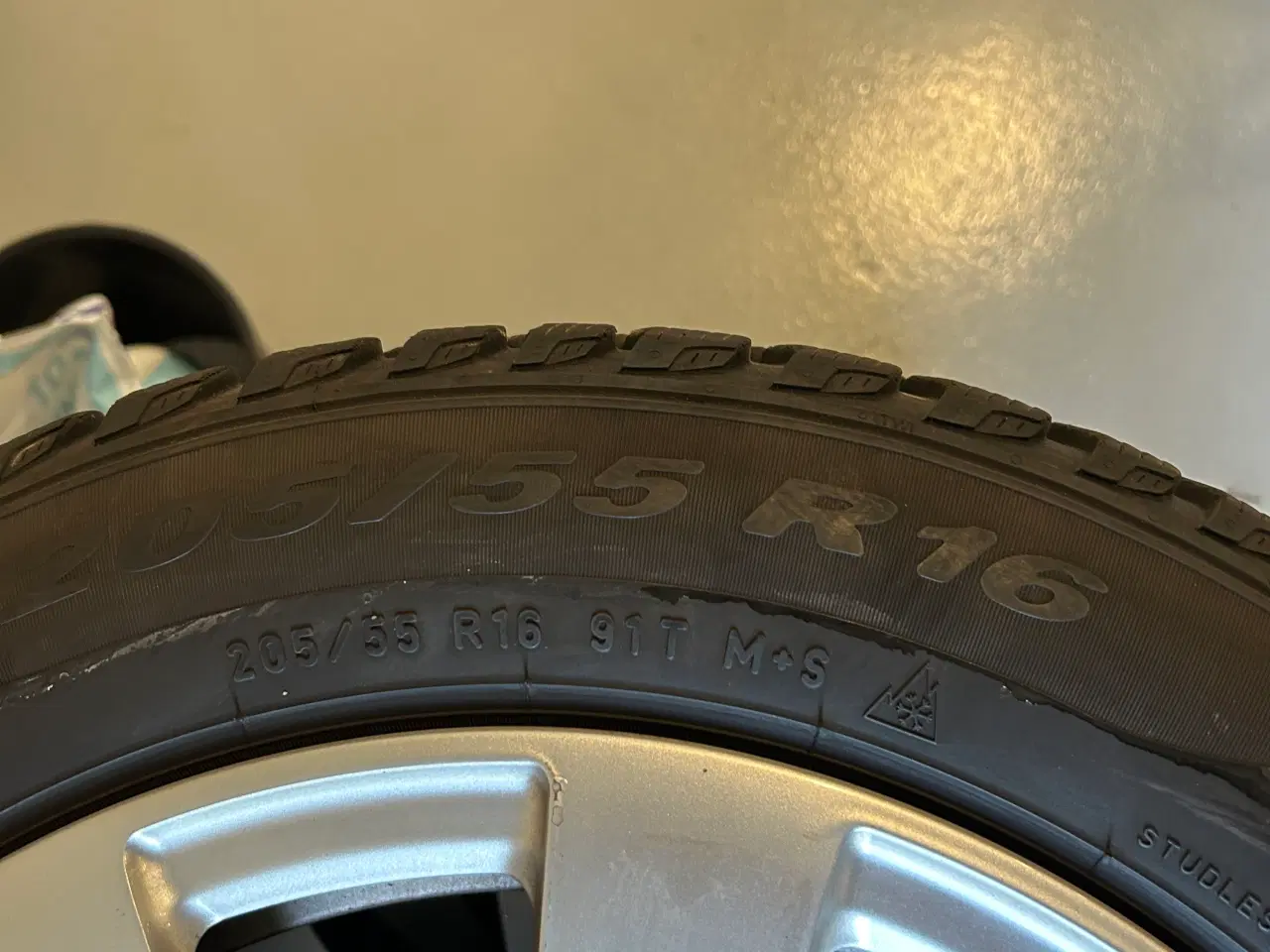 Billede 5 - Lækkert Pirelli vinterdæk på Mercedes alu fælg