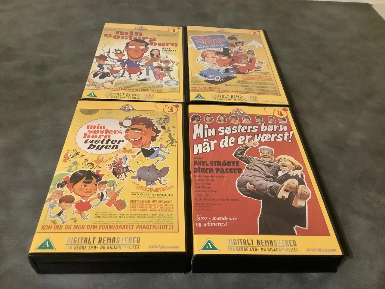 Billede 1 - 4 stk VHS min søsters børn med pusle