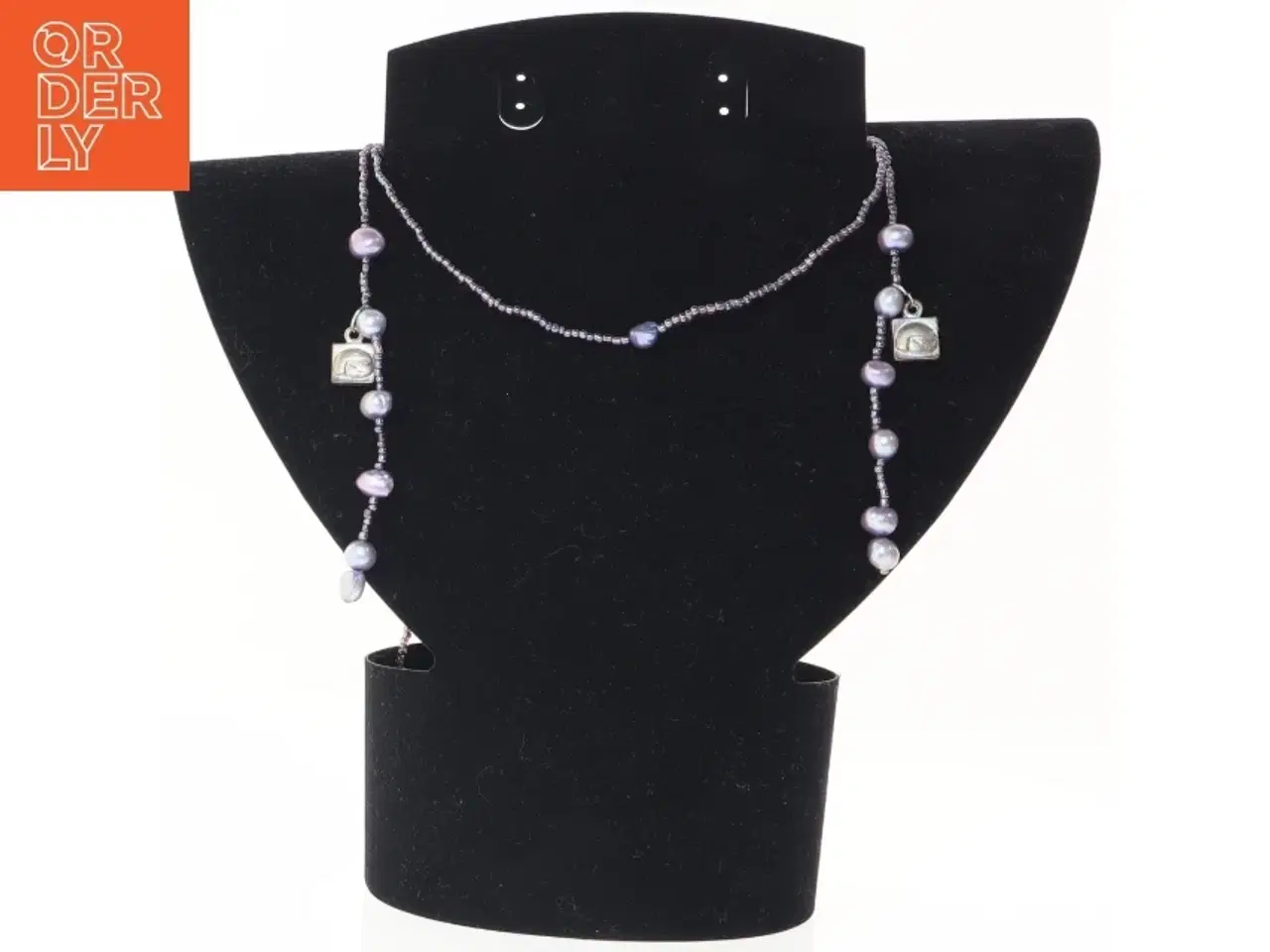 Billede 2 - Perlehalskæde med vedhæng (str. 124 cm)