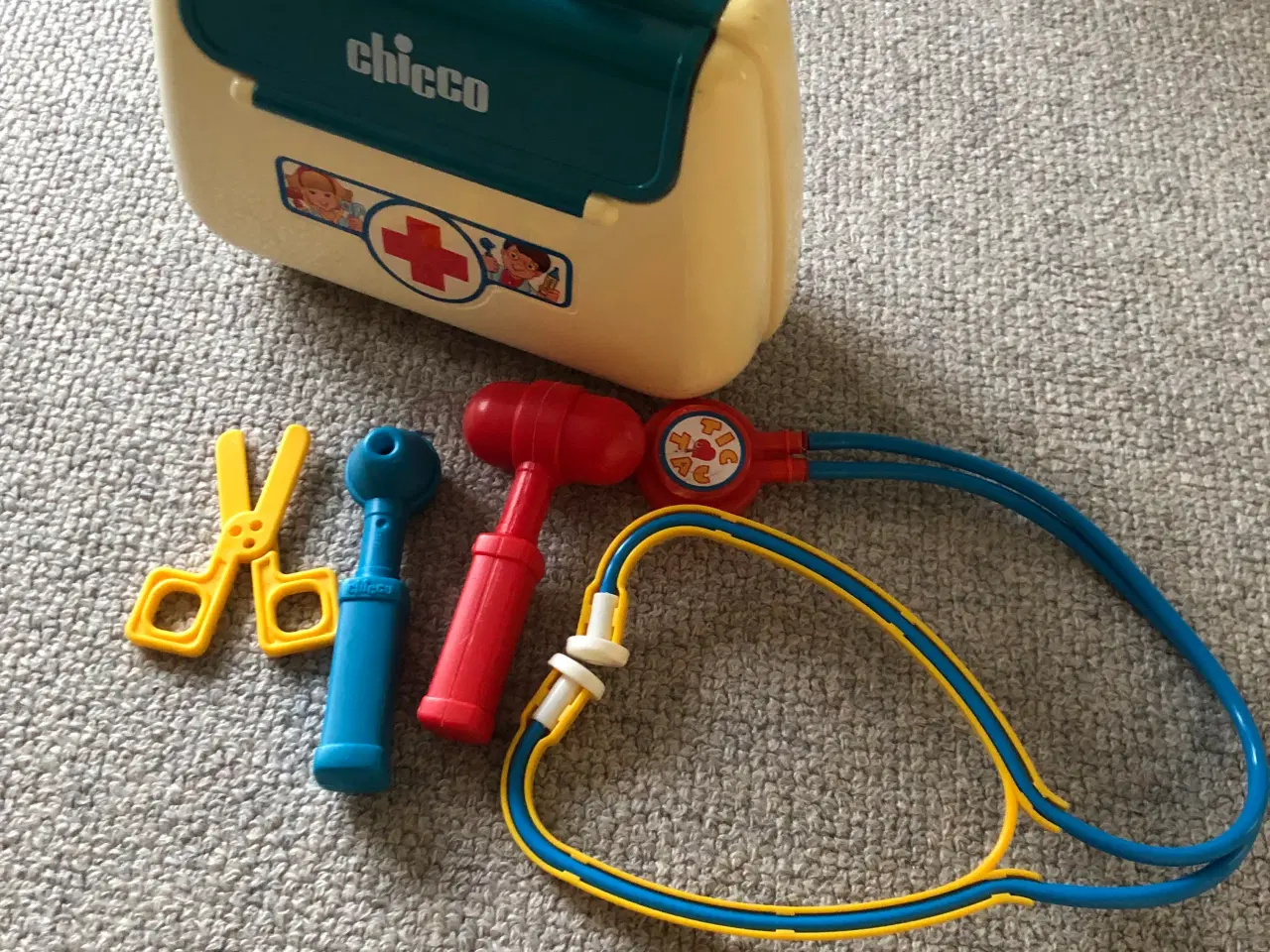 Billede 1 - Chicco lægekuffert med indhold sælges