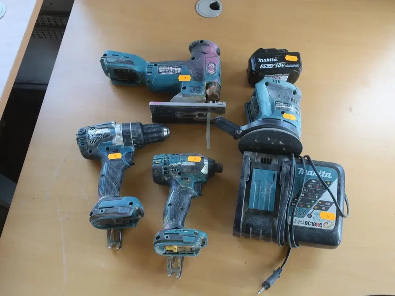 Billede 1 - Akkuværktøj MAKITA stiksav, nøgler m.v. inkl. lader og ét batteri