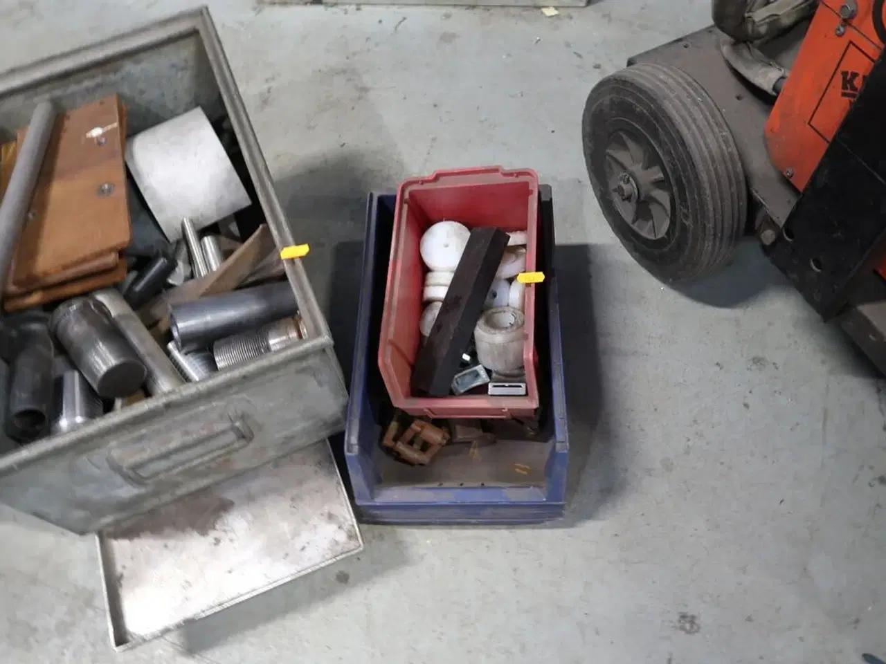 Billede 3 - Div. Kasser med bor m.m.