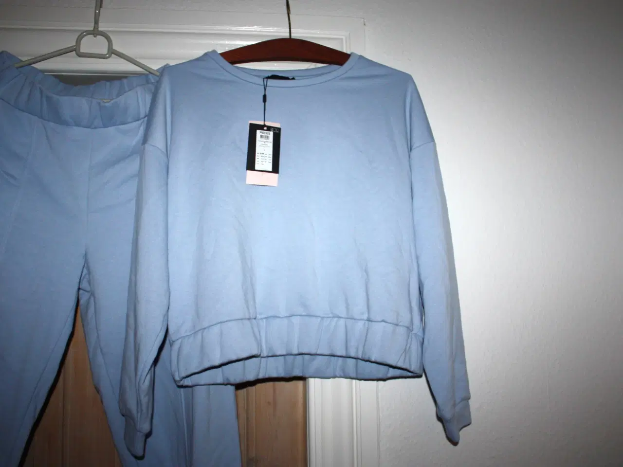 Billede 2 - Fritidssæt / Hyggesæt Pieces str. L 