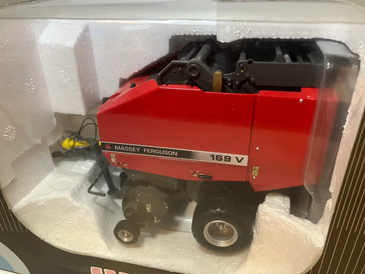 Billede 1 - 1:32 Massey Ferguson 169 V