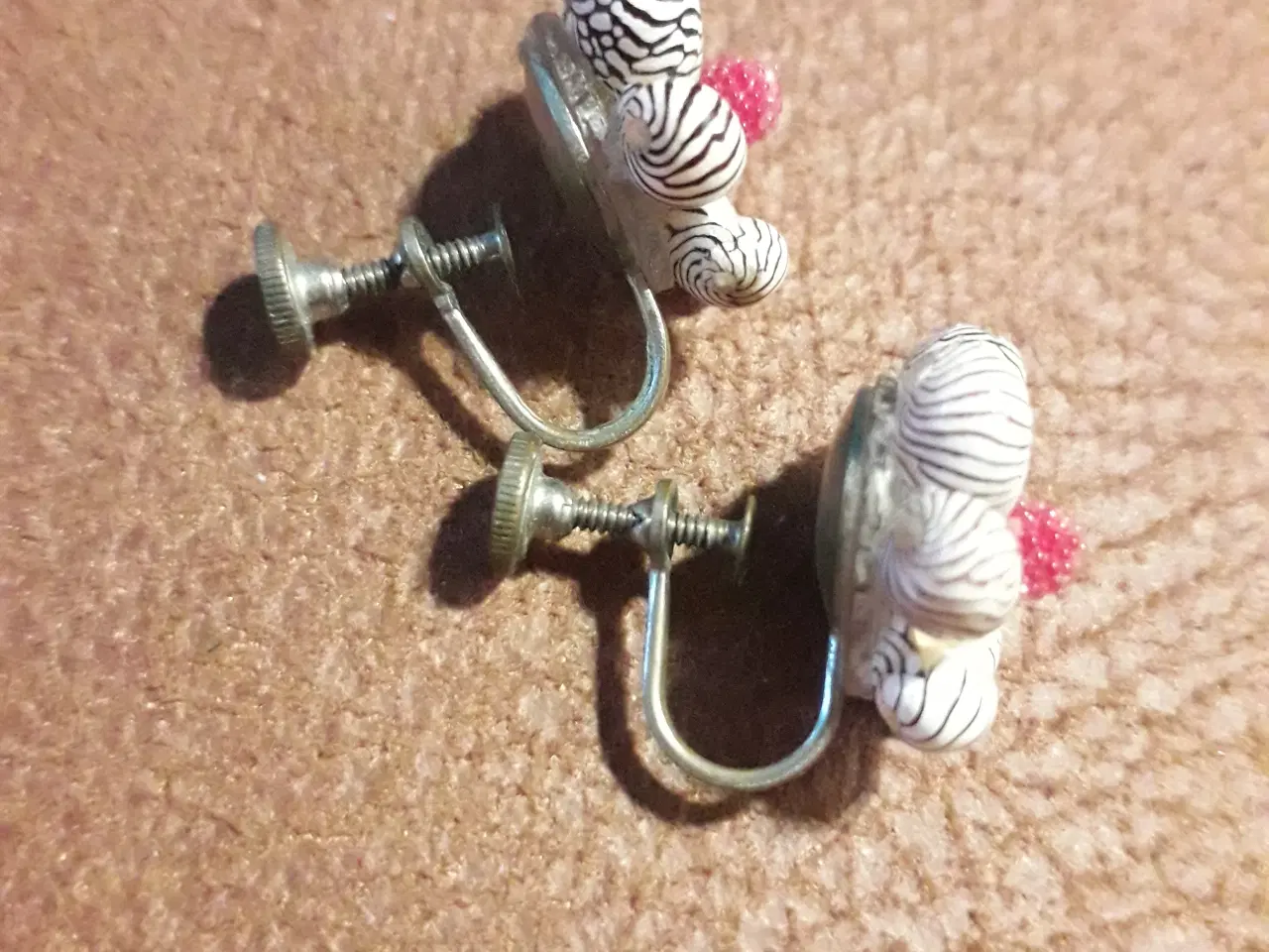 Billede 7 - Vintage øreringe med skruelås