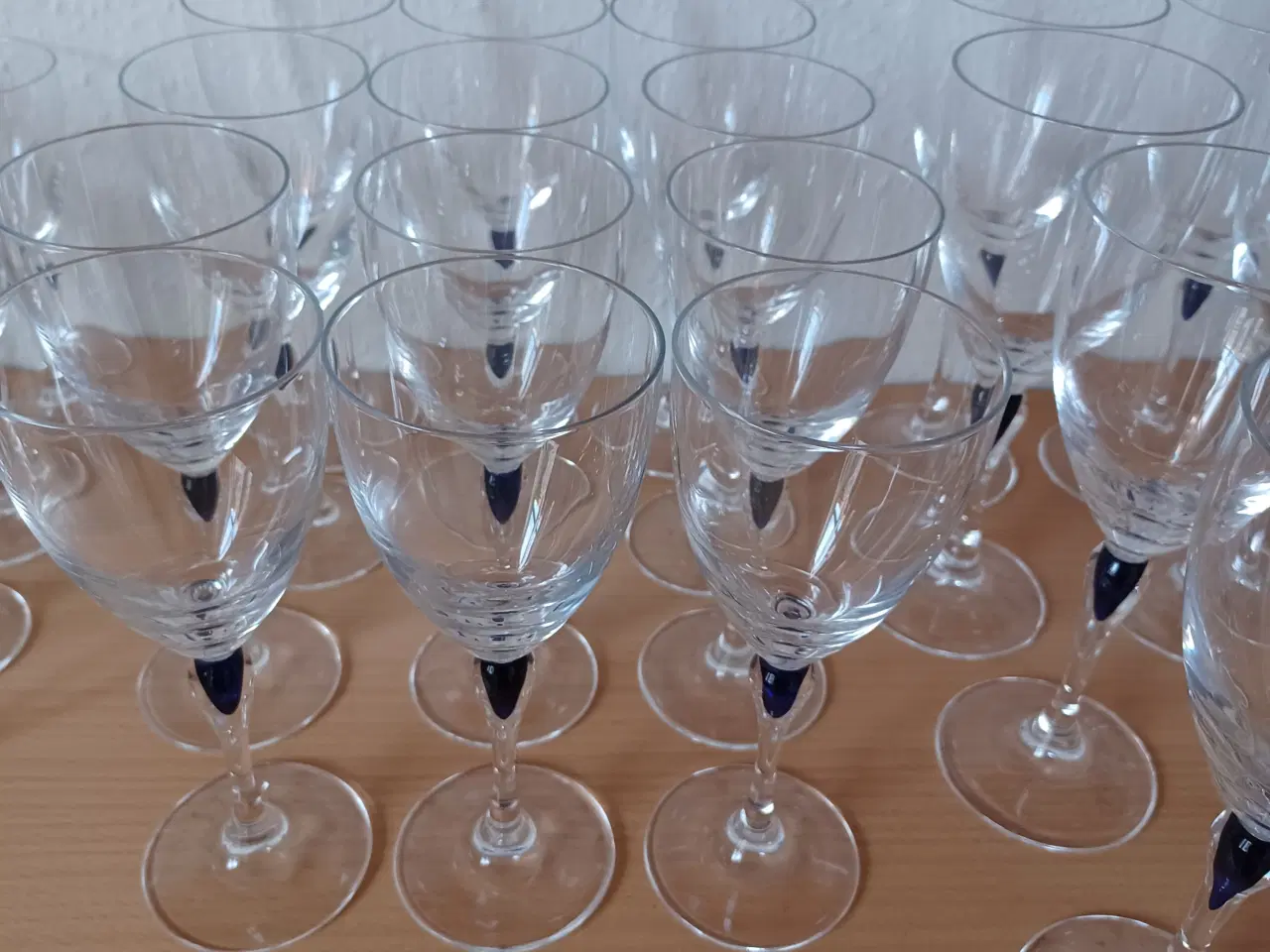 Billede 5 - 94 stk Blå Safir krystal glas