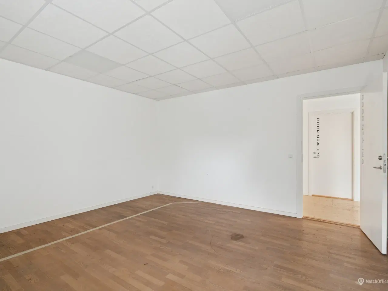 Billede 2 - Nyistandsatte kontor- og lagerlokaler på 1. sal med fællesfaciliteter