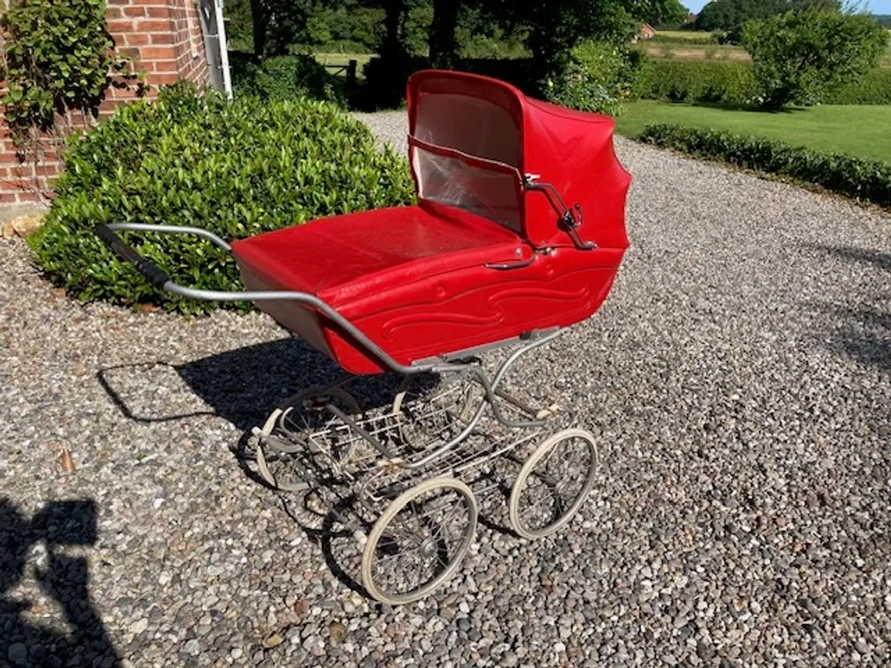 Billede 1 - Pæn og velholdt barnevogn