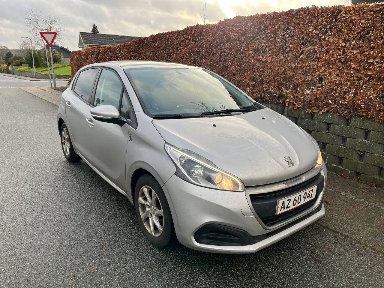 Billede 1 - Meget velholdt 208