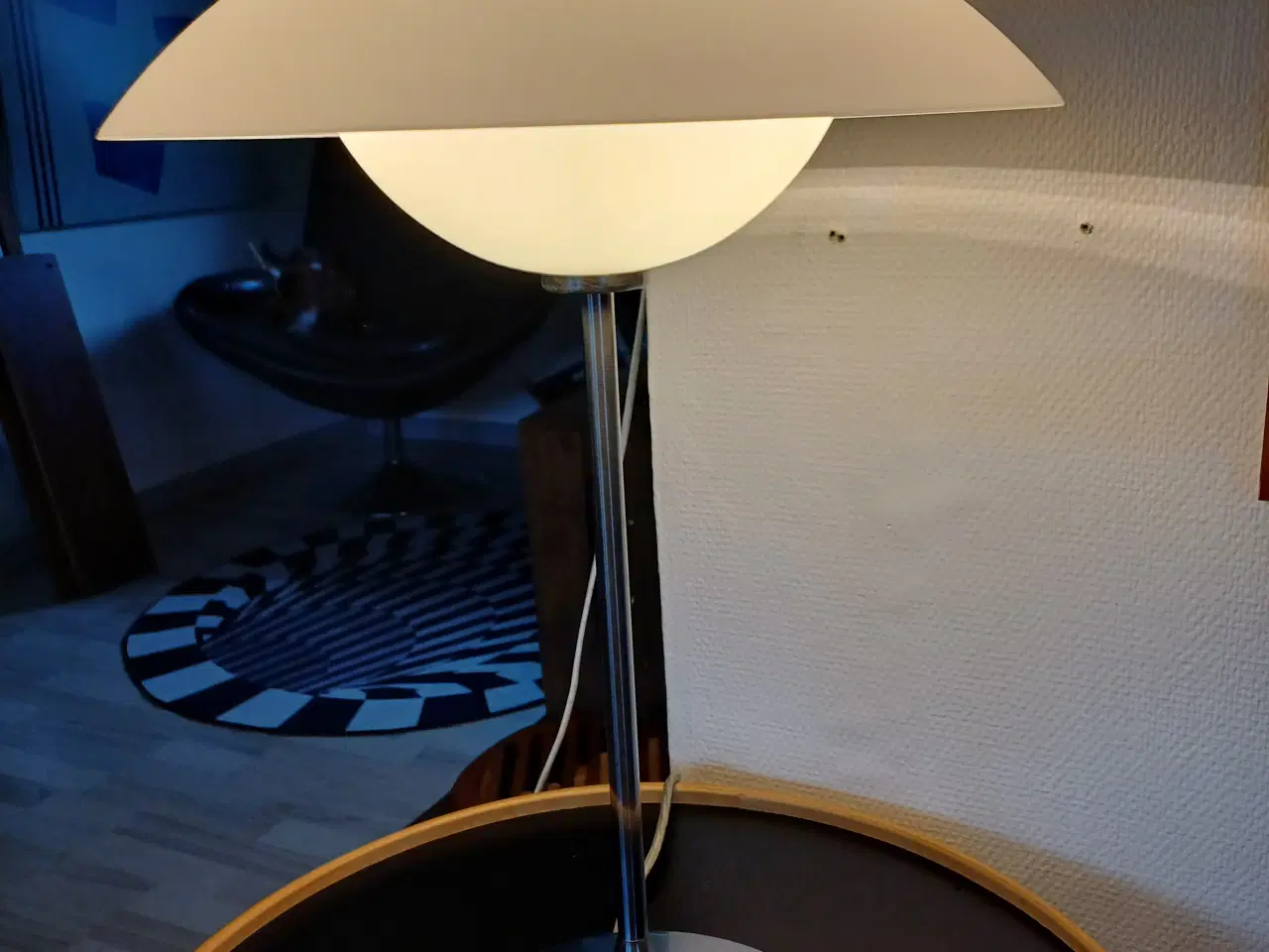 Billede 4 - Stor og stilfuld bordlampe ø36