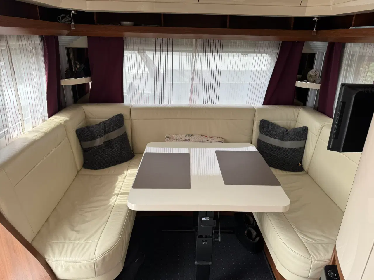 Billede 2 - Hobby Excellent 540 UFF 2018 m/queensbed