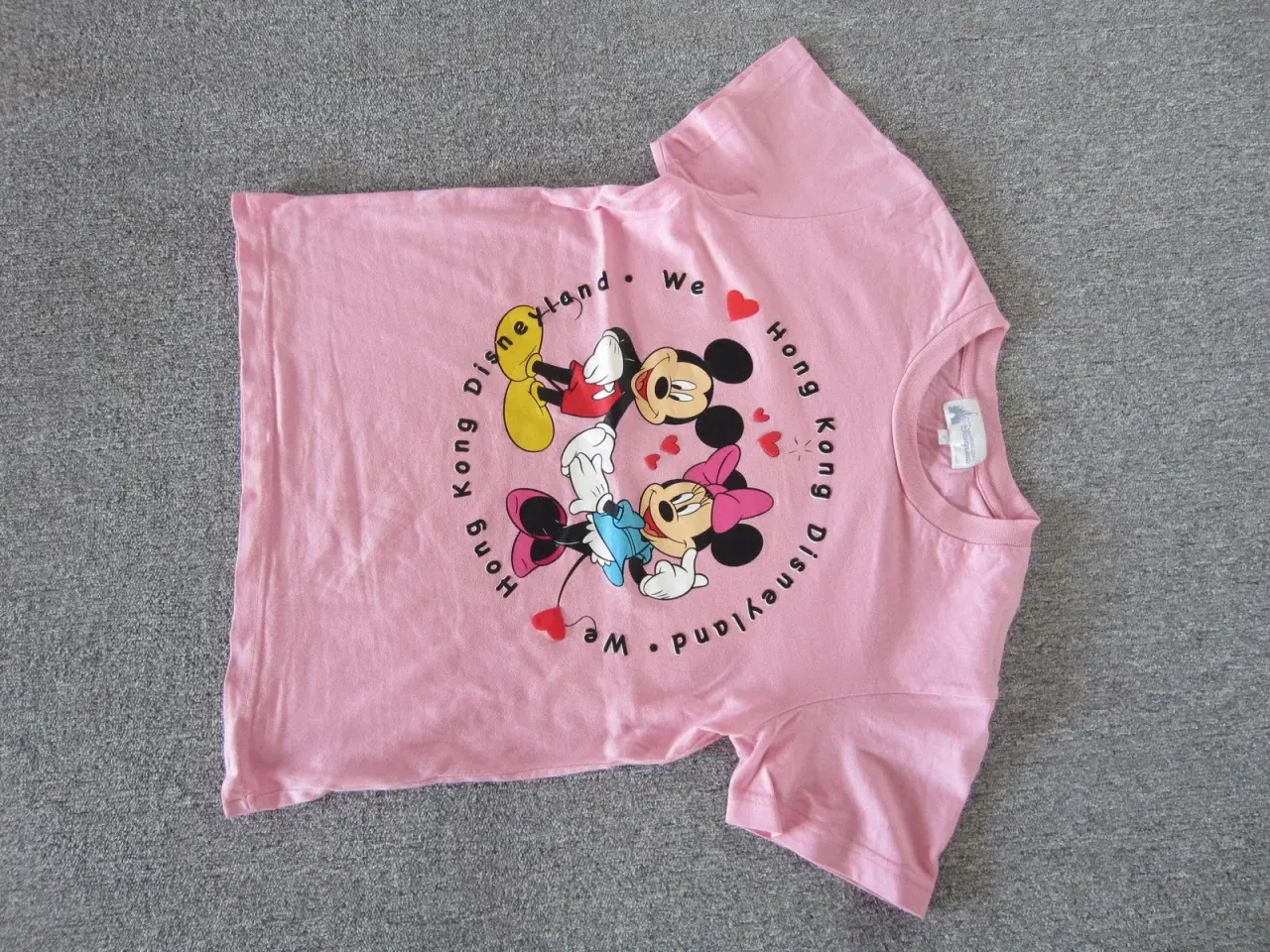 Billede 1 - Mickey & Minnie T-shirt i str. 6 - 8 år