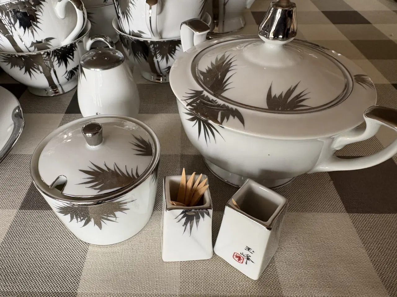 Billede 2 - Japansk håndmalet service Kutani