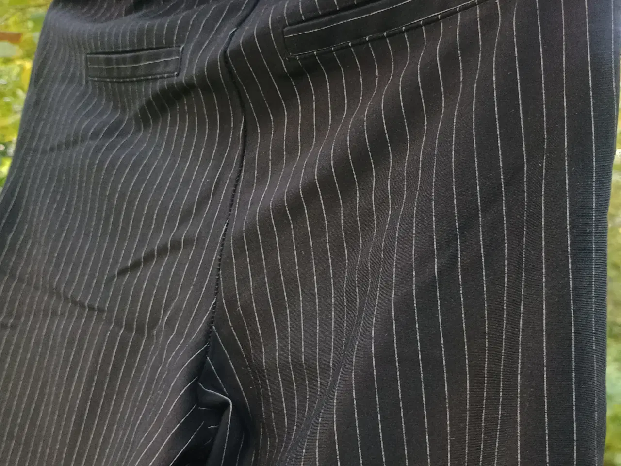 Billede 5 - Blazerbukser, sort med hvide striber, XS