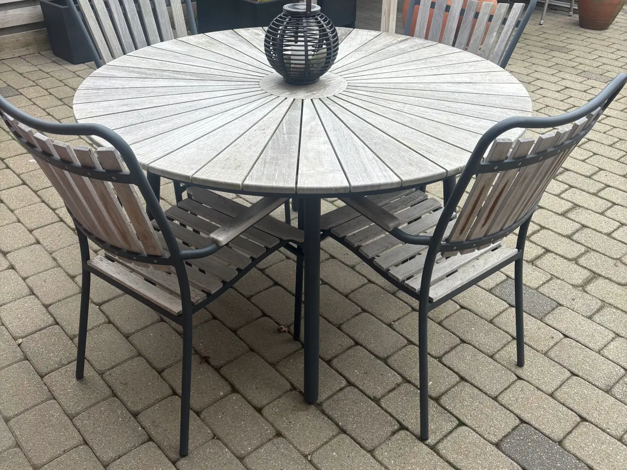 Billede 1 - Avernakø havebord og stabelstol i teak og alminium