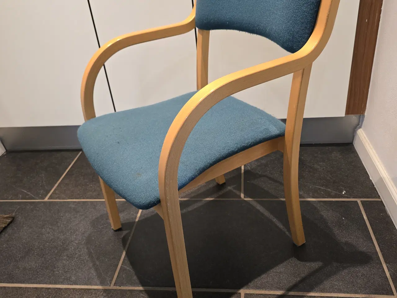 Billede 2 - UDLEJLES - Polstrede stole