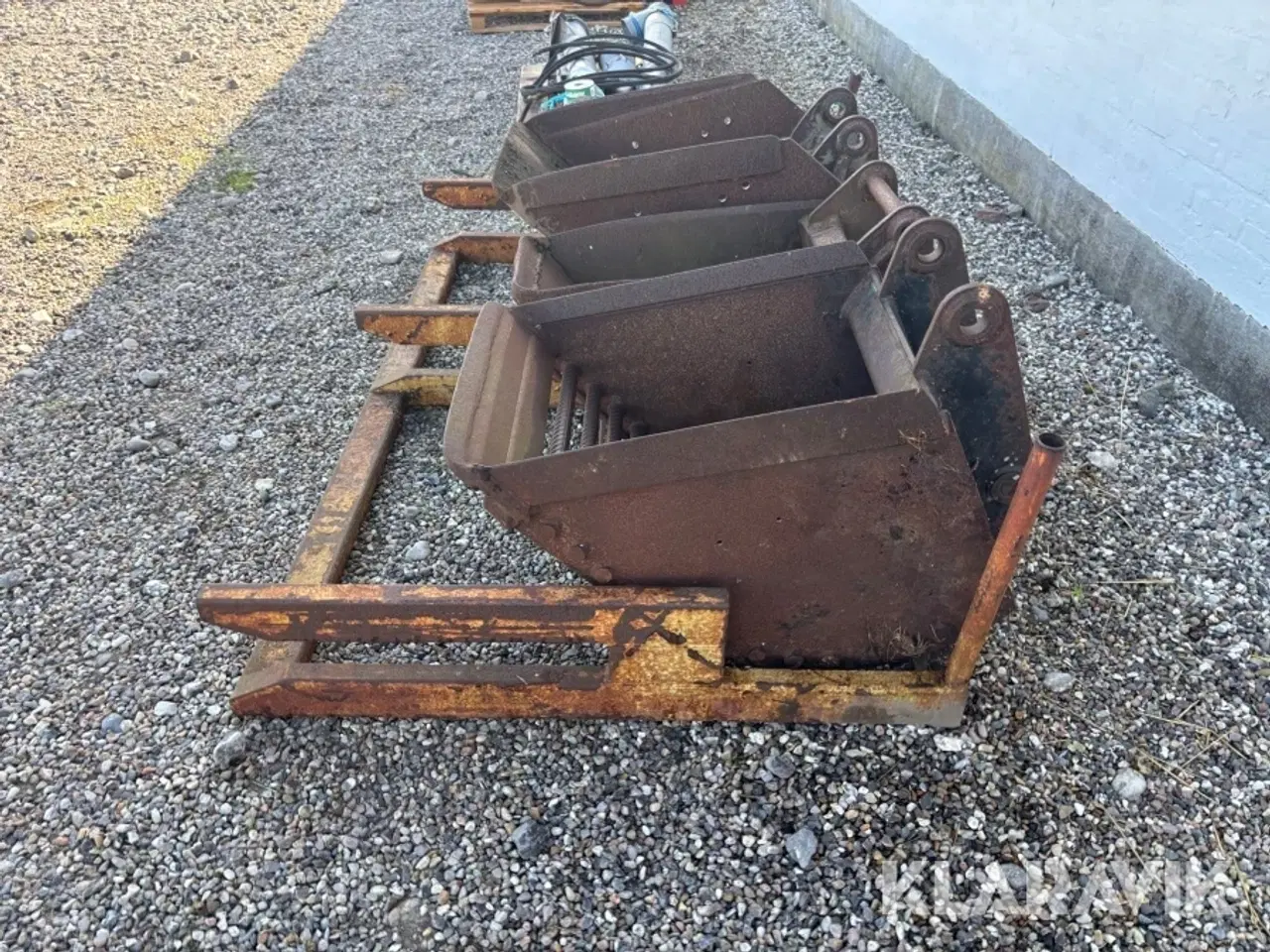 Billede 2 - Skovle + stativ beco skifte / Hydrema
