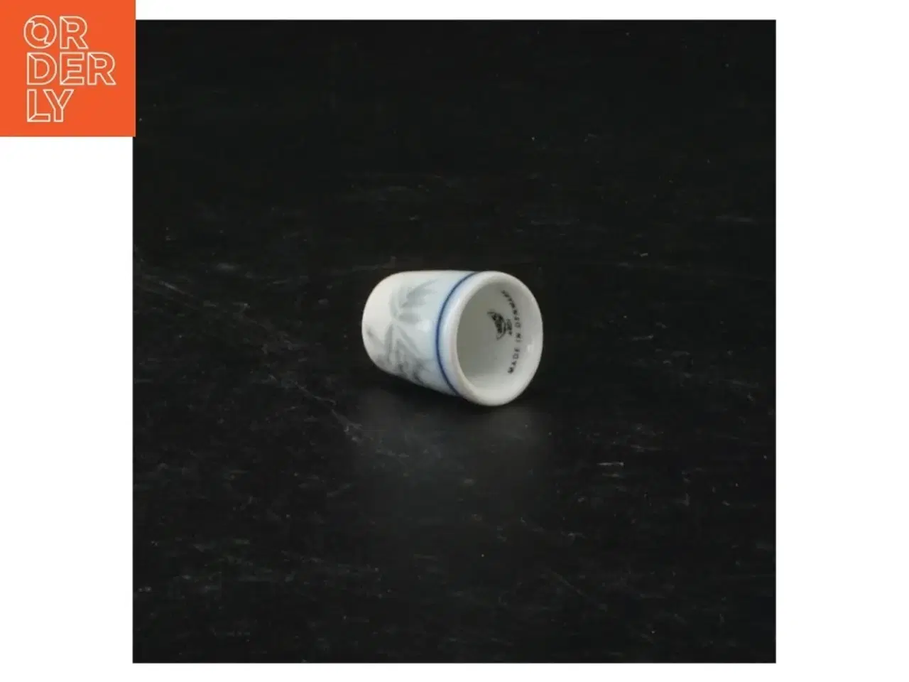 Billede 2 - Porcelænsfingerbøl (str. 2,5 x 2,2 cm)
