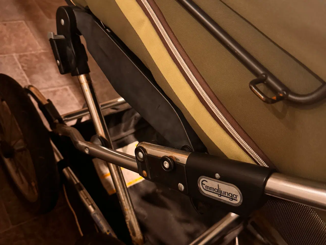 Billede 9 - Emmaljunga barnevogn til salg – ældre model men st