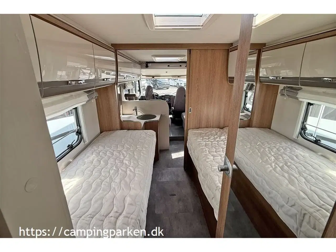 Billede 10 - 2020 - Dethleffs   Sjælden udbudt camper med lave enkeltsenge og badeværelse i hele bagenden