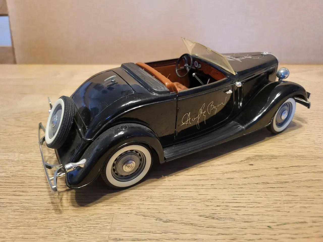 Billede 8 - Modelbiler 1:18 - 4 stk. Meget flotte 1000 kr.