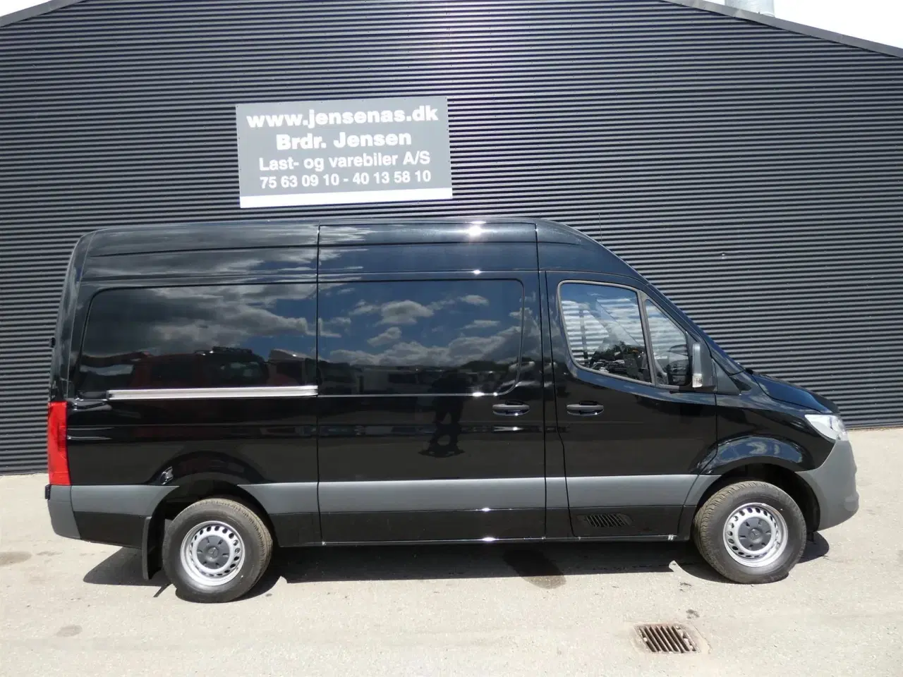 Billede 2 - Mercedes-Benz Sprinter 317 2,0 CDI A2 H2 RWD 9G-Tronic 170HK Van Aut.