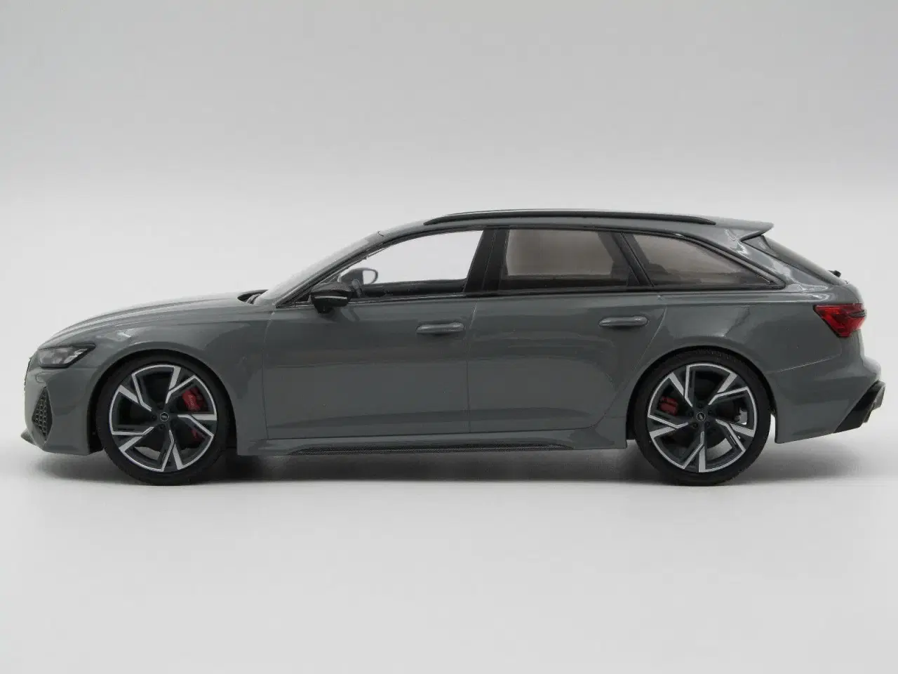 Billede 2 - 2019 Audi RS6 Avant  1:18  - MINICHAMPS