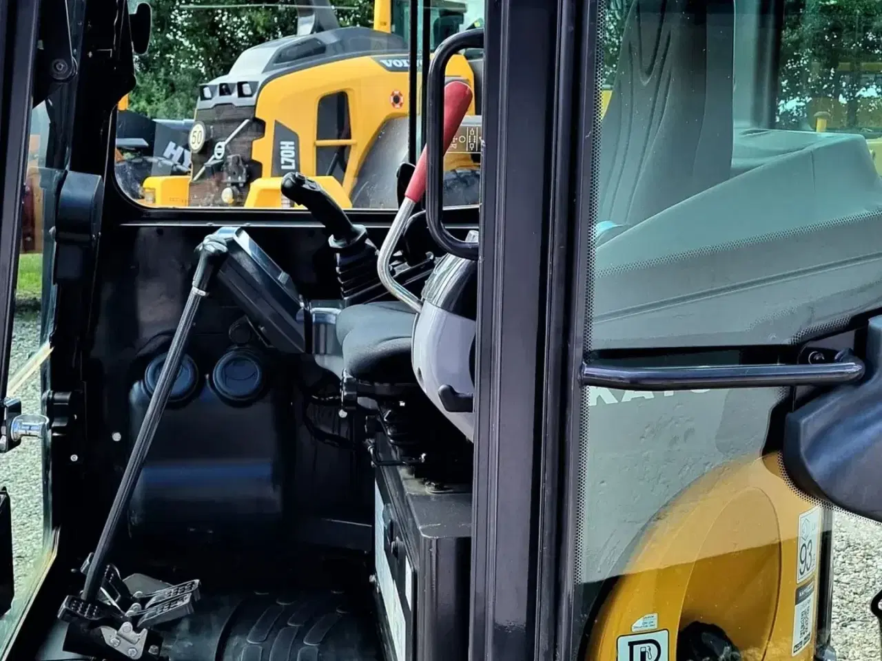 Billede 11 - KATO - IHI 27 V4 / kun 1000 timer / Tiltman og skovlsæt / årg. 2019