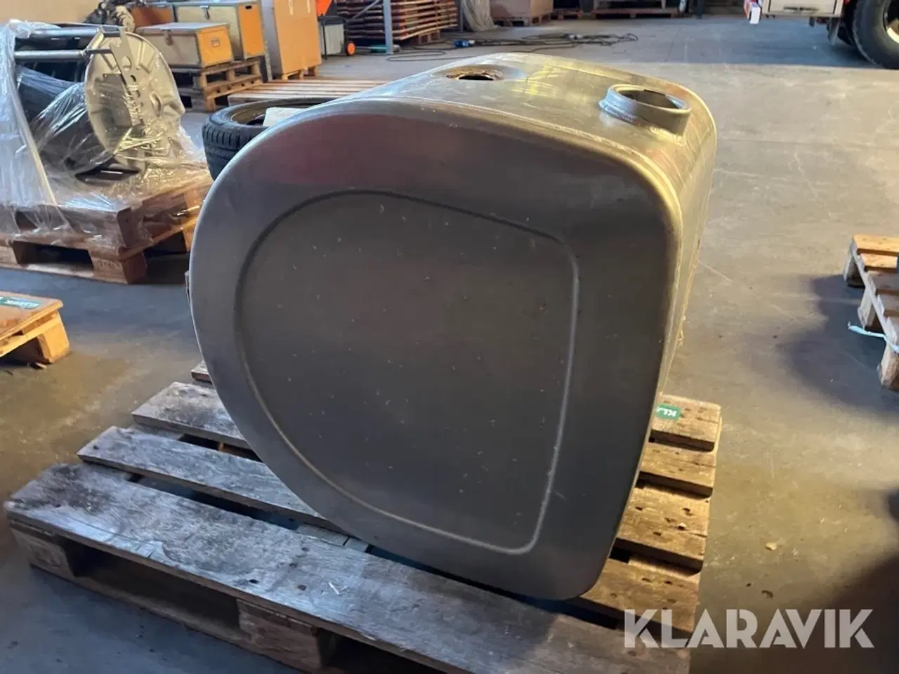 Billede 1 - Brændstoftank