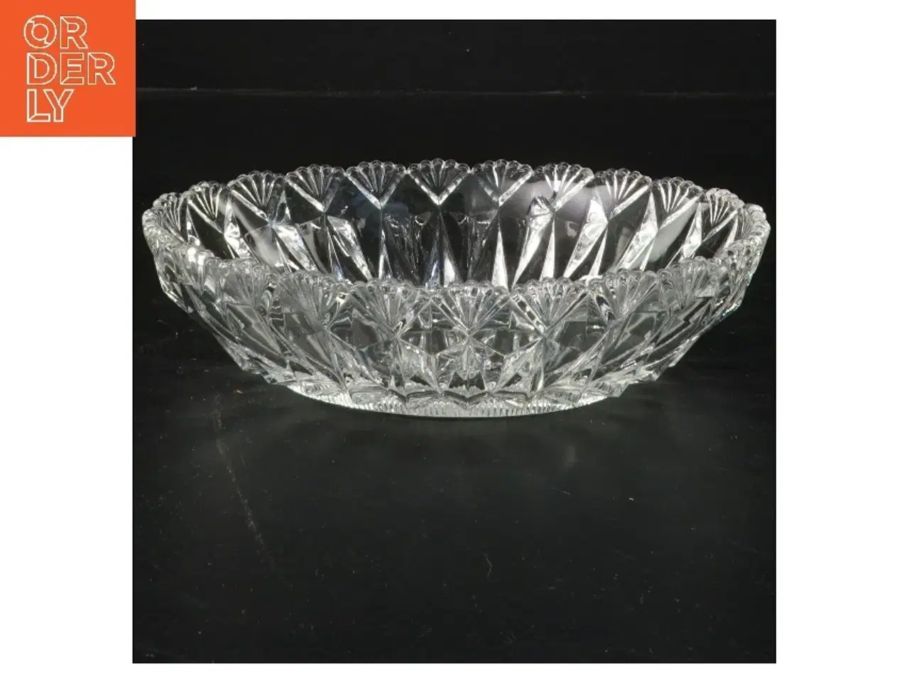 Billede 1 - Ovalt Glas fad med mønster (str. 19x14x5 cm)
