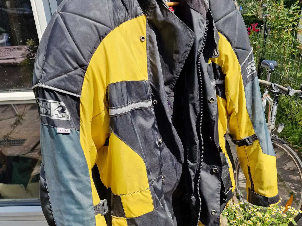 Billede 2 - MC dragt, sweitzisk IXS