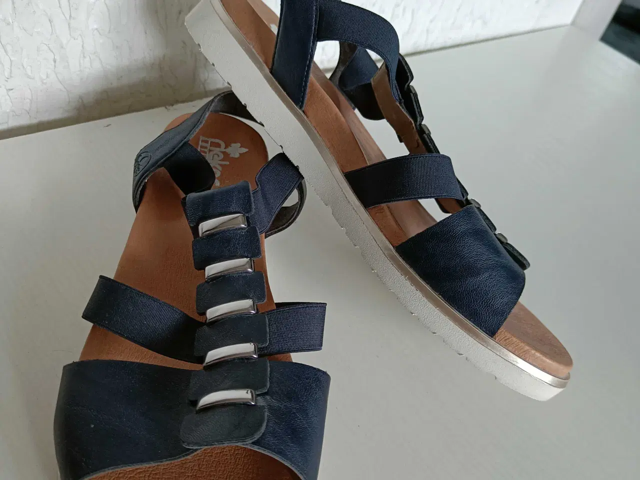 Billede 9 - Rieker sort læder sandaler 42str 