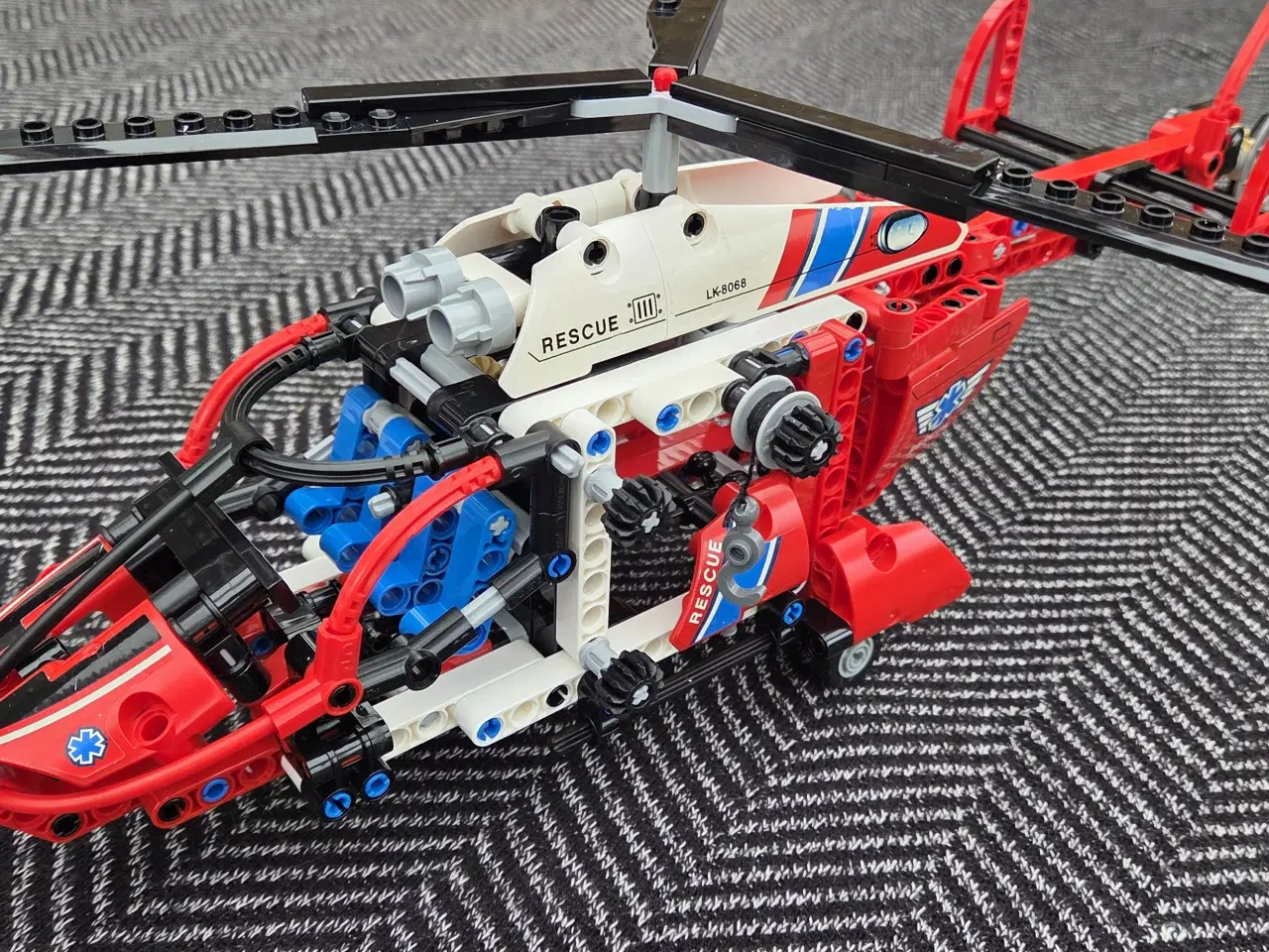 Billede 3 - LEGO Technic 8068 – Redningshelikopter