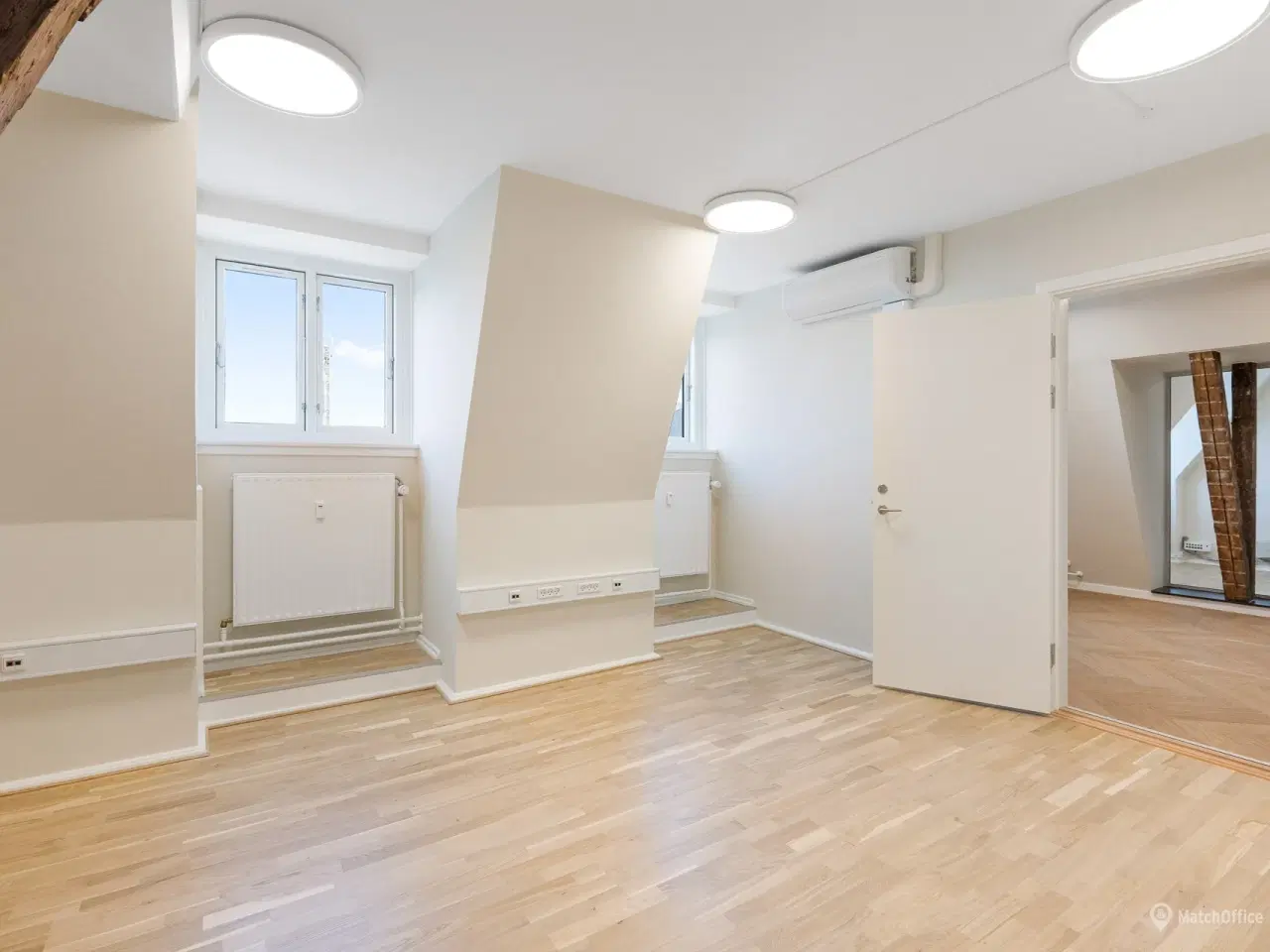 Billede 5 - INGEN BINDING - Kontorlejemål på 235 m² med flot udsigt til Tivoli og Glyptoteket