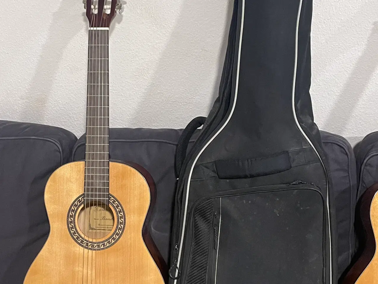 Billede 3 - Børneguitar med taske