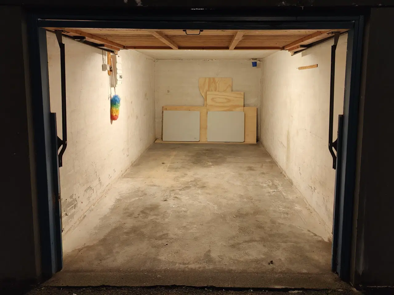 Billede 1 - Garage tæt på Valby station