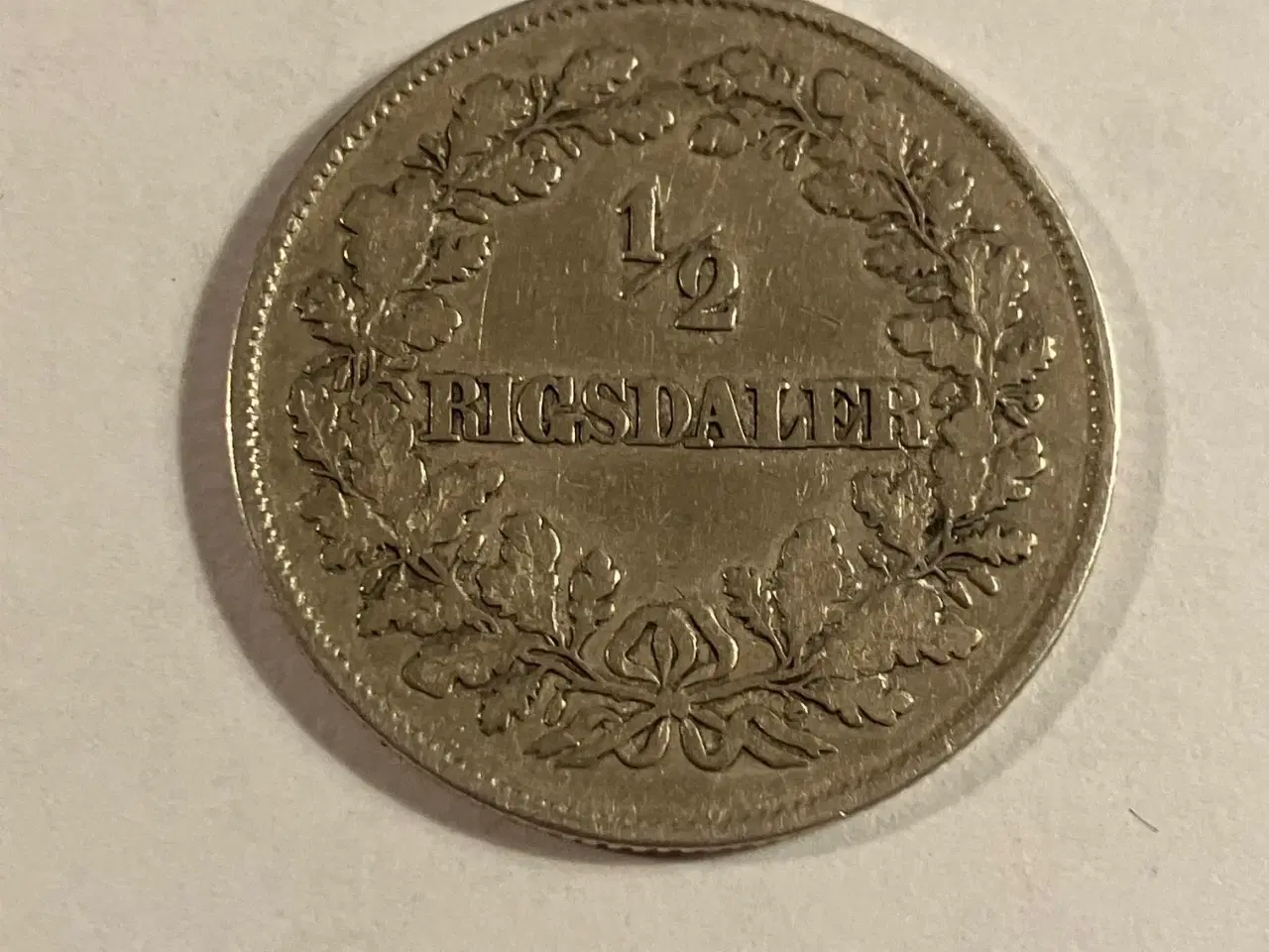 Billede 1 - 1/2 Rigsdaler 1854 VS - Renset?