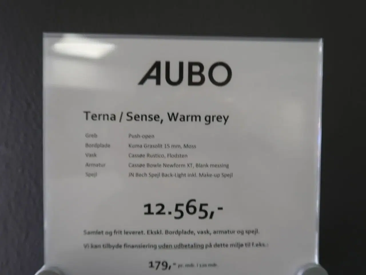 Billede 9 - Badmøbel AUBO med vask og armatur