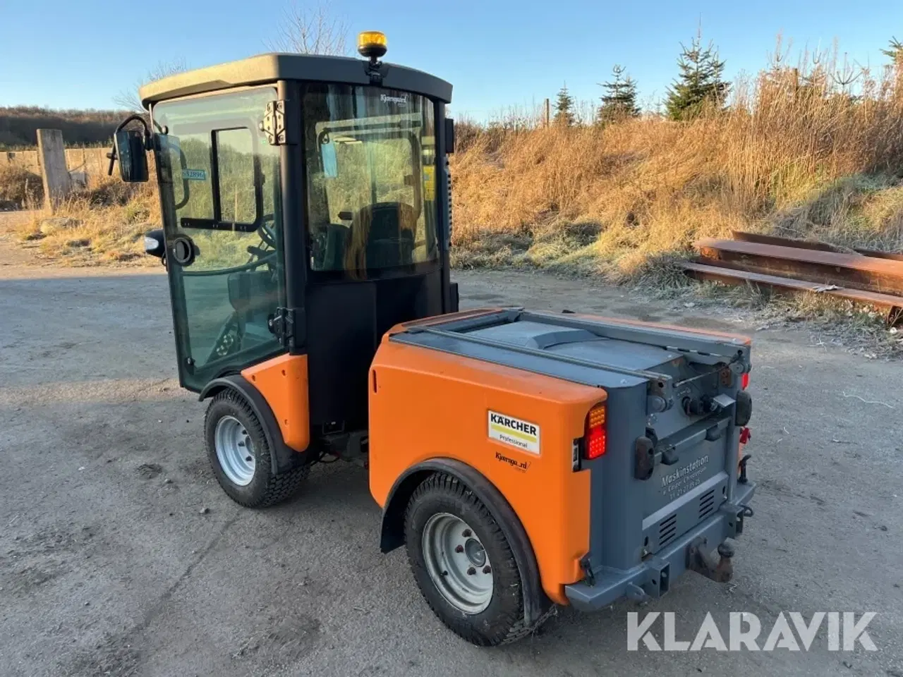 Billede 4 - Redskabsbærer Kärcher MIC 42 med redskaber