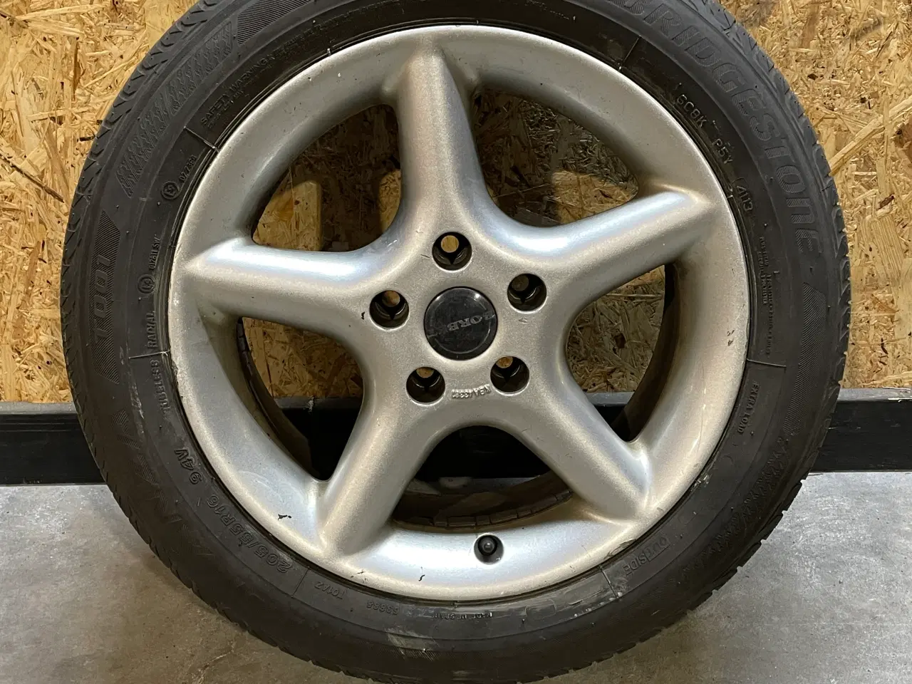 Billede 3 - Sommerdæk 205/55 R16" på original Borbet fælge