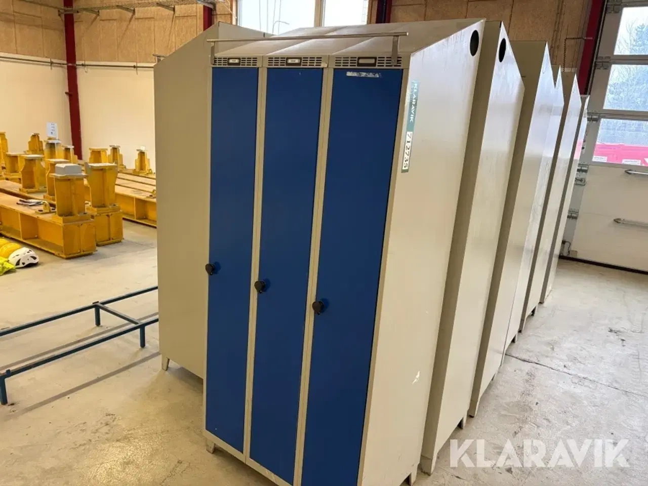 Billede 8 - Garderobeskabe Blika - 13 sektioner i alt = 37 skabe i alt