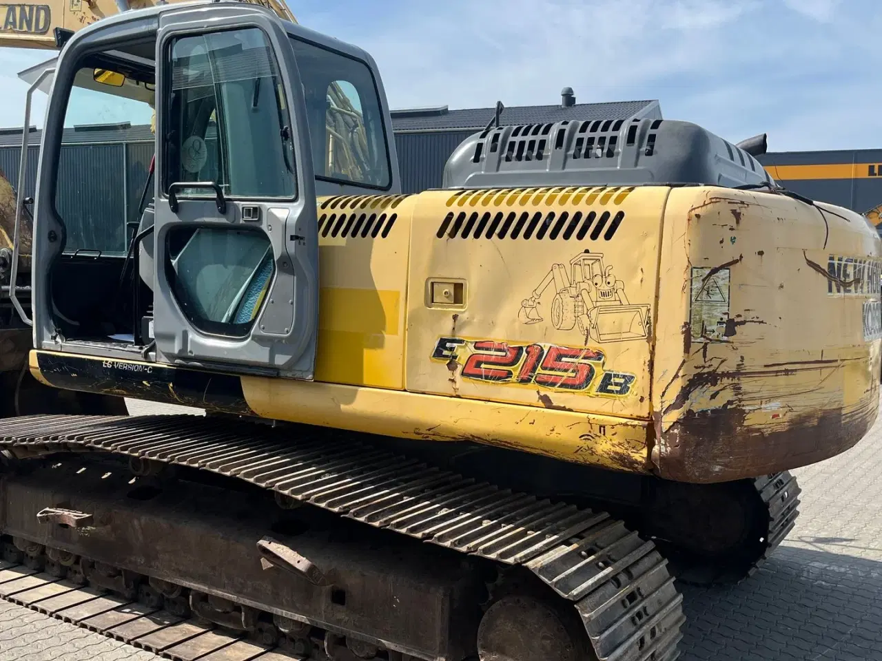 Billede 13 - New Holland E215B 21 ton maskine med 2 skovle.